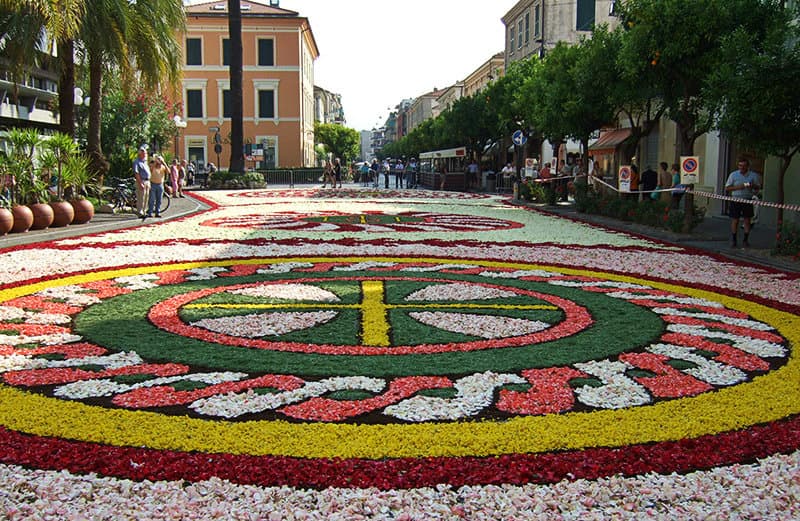 Blumenteppich in Diano Marina