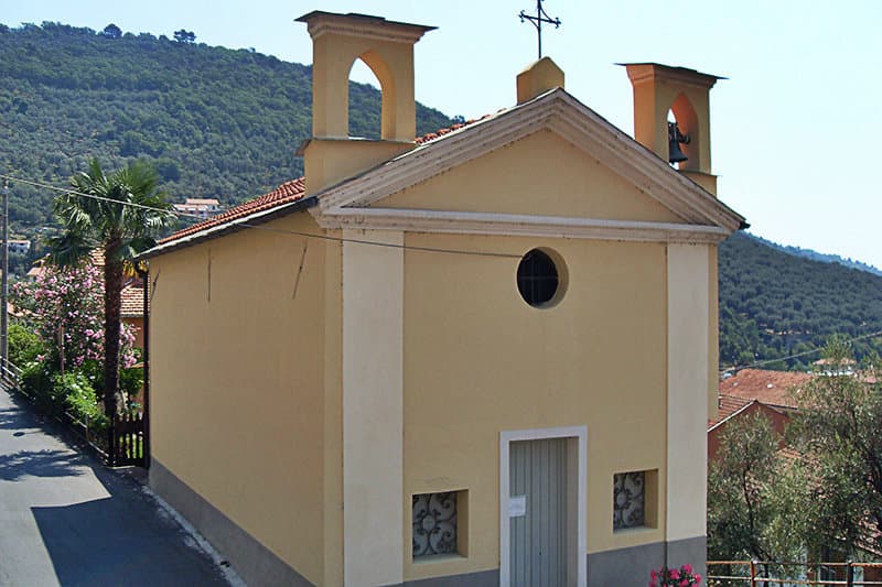 Eine Kirche in Pontedassio, Ligurien
