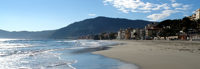 Strand in Alassio, Ligurien