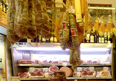 Qualitätsfleisch vom regionalen Metzger in Ligurien