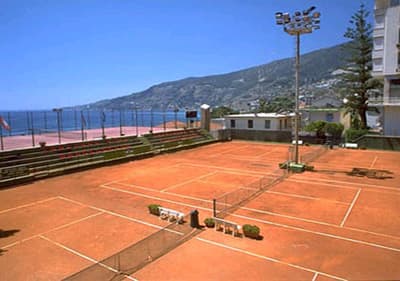 Tennisplatz in Ospedaletti, Ligurien